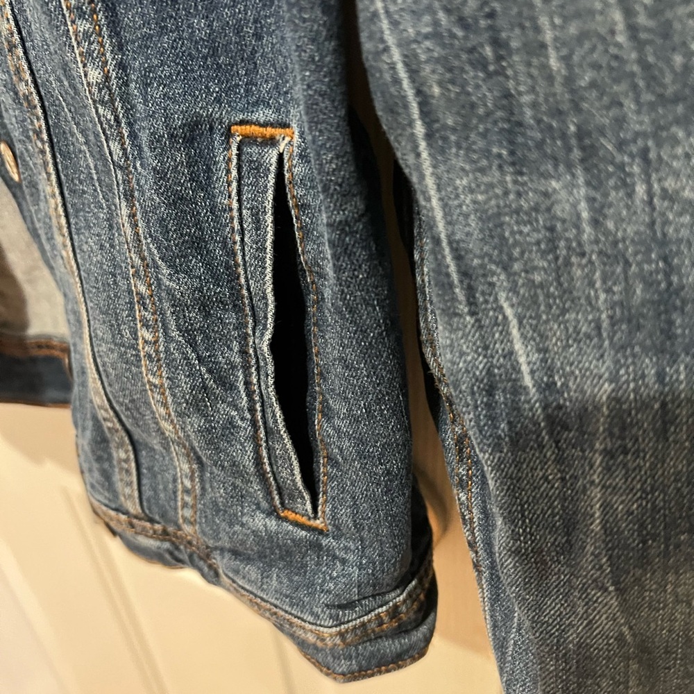 Old Navy Medium Wash Denim Jacket- Size Medium - Picture 2 of 6